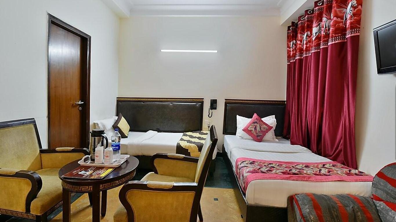 Hotel Revels Plum