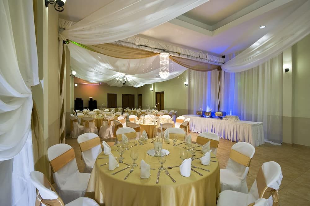 Banquet hall