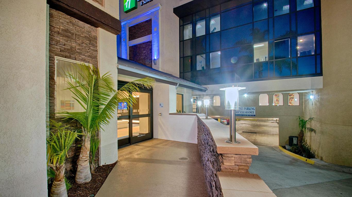 Holiday Inn Express Costa Mesa, An IHG Hotel