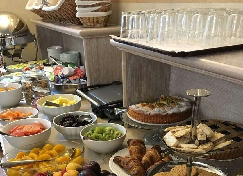 Buffet Photo