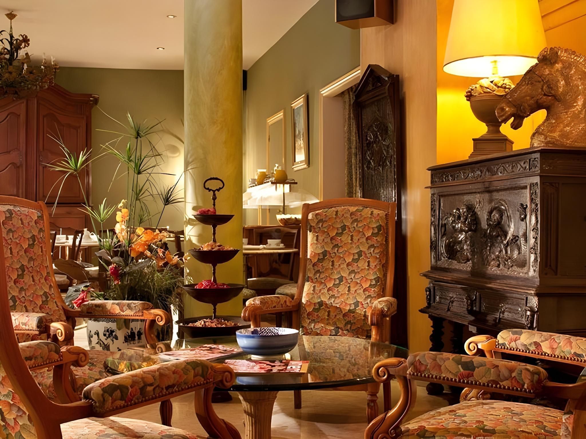 Lounge Photo