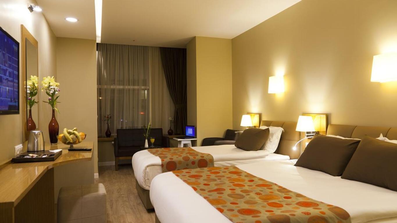 Grand Plaza Hotel