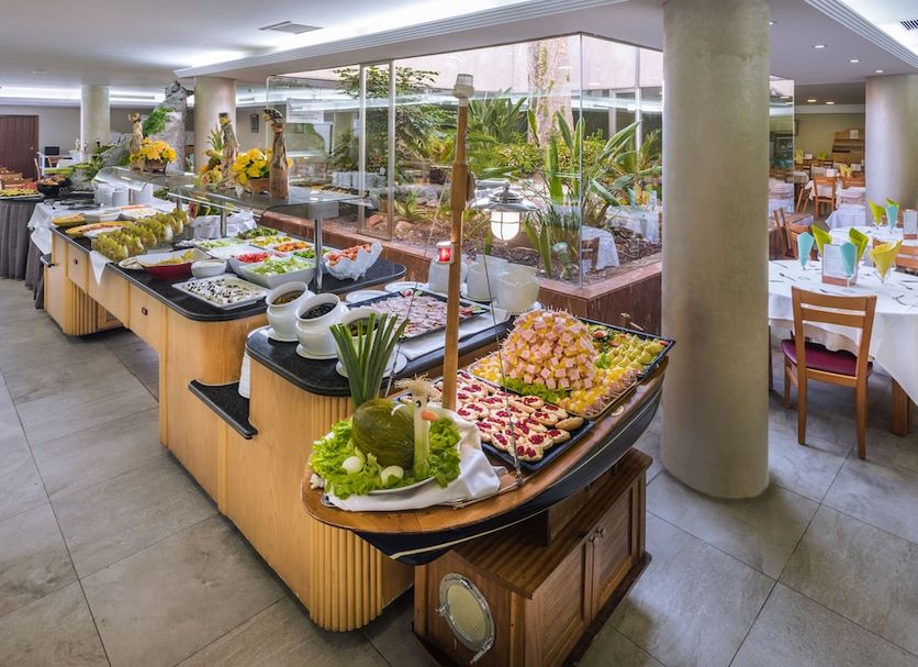 Buffet Photo
