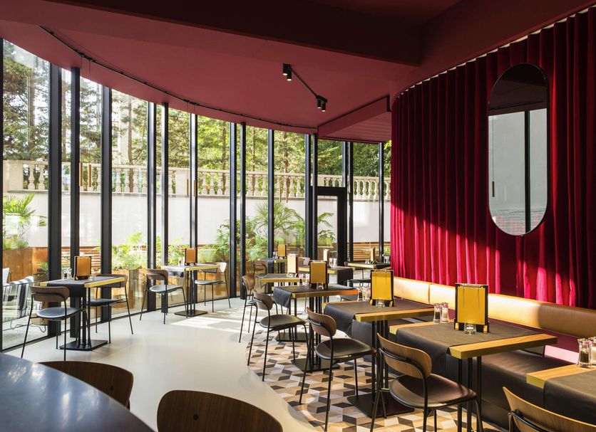Restaurant Photo