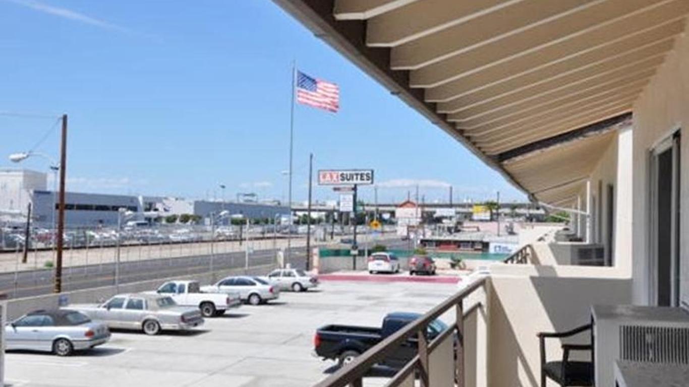 LAX Suites