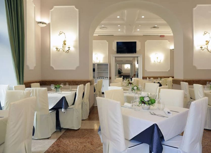 Banquet hall Photo
