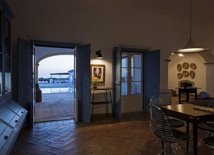 Dining room Photo
