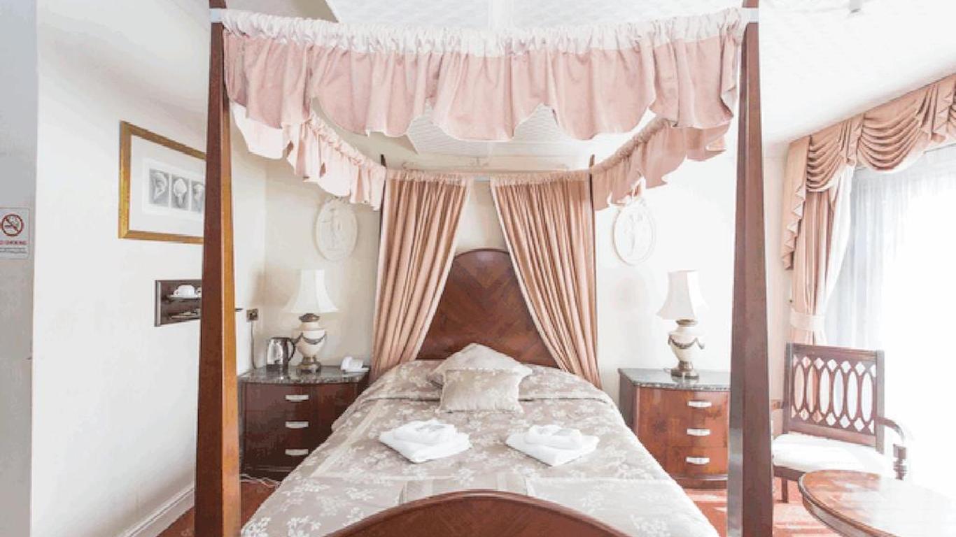 Ridgeway Hotel