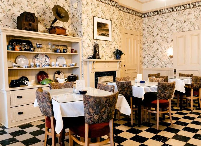 Restaurant Photo