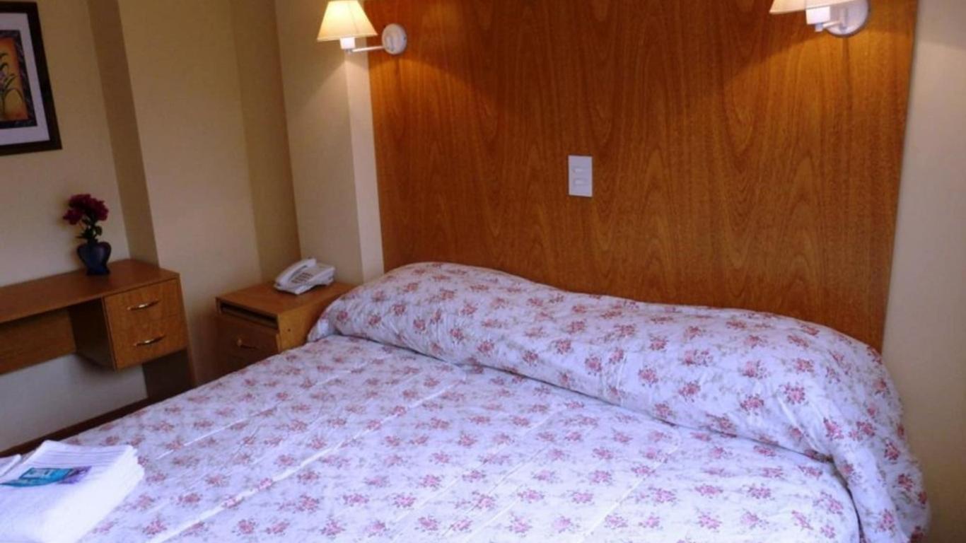 Juramento de Lealtad Townhouse Hotel