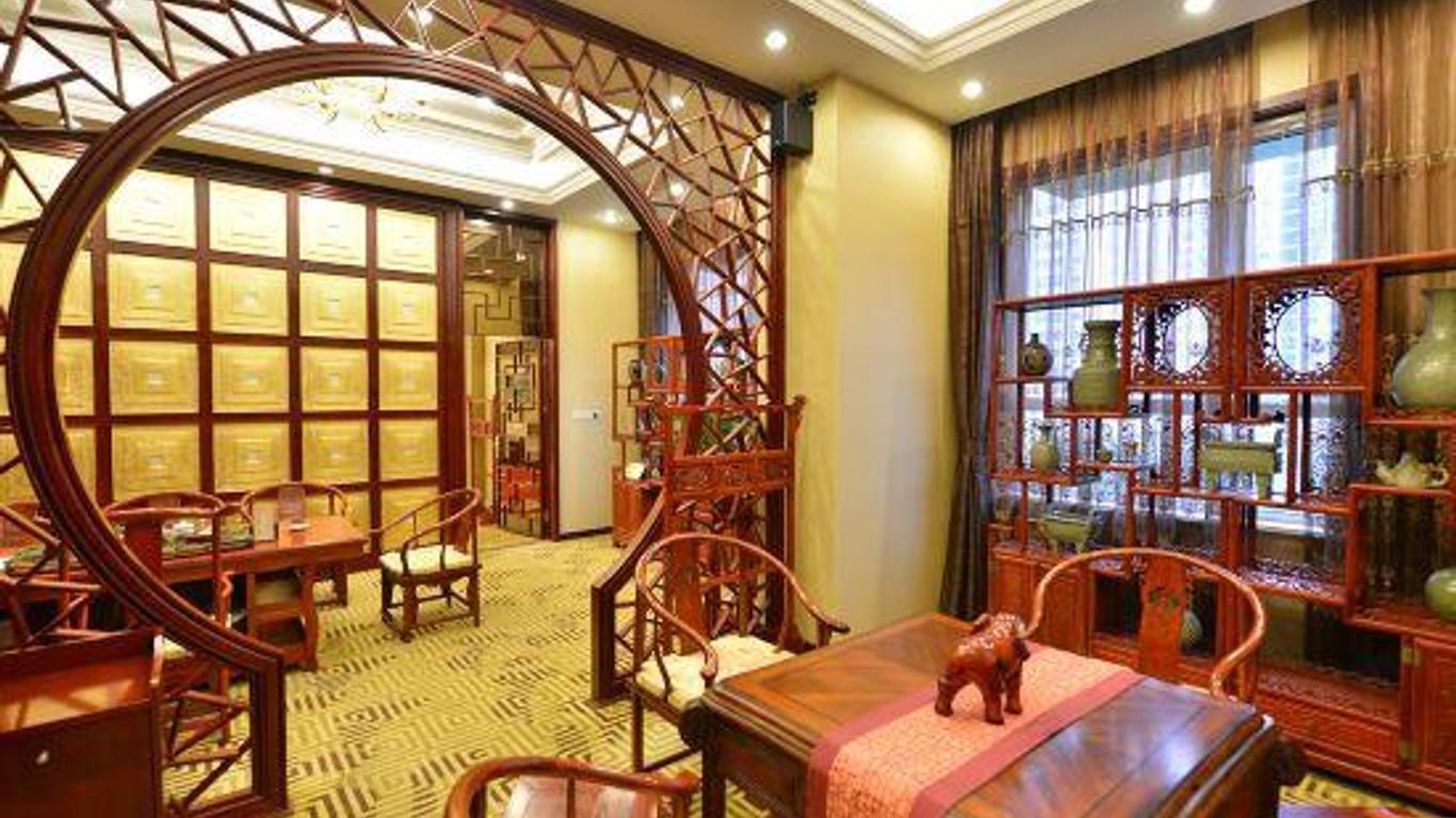 Yuhuagong Hotel