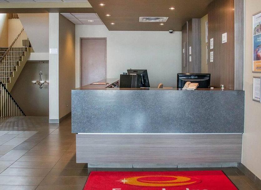 Front desk Photo