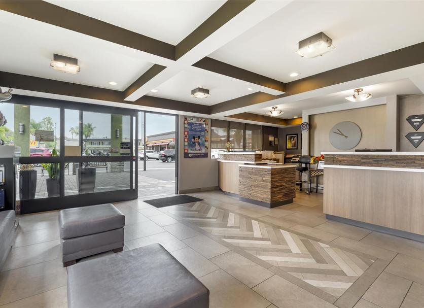 Front desk Photo