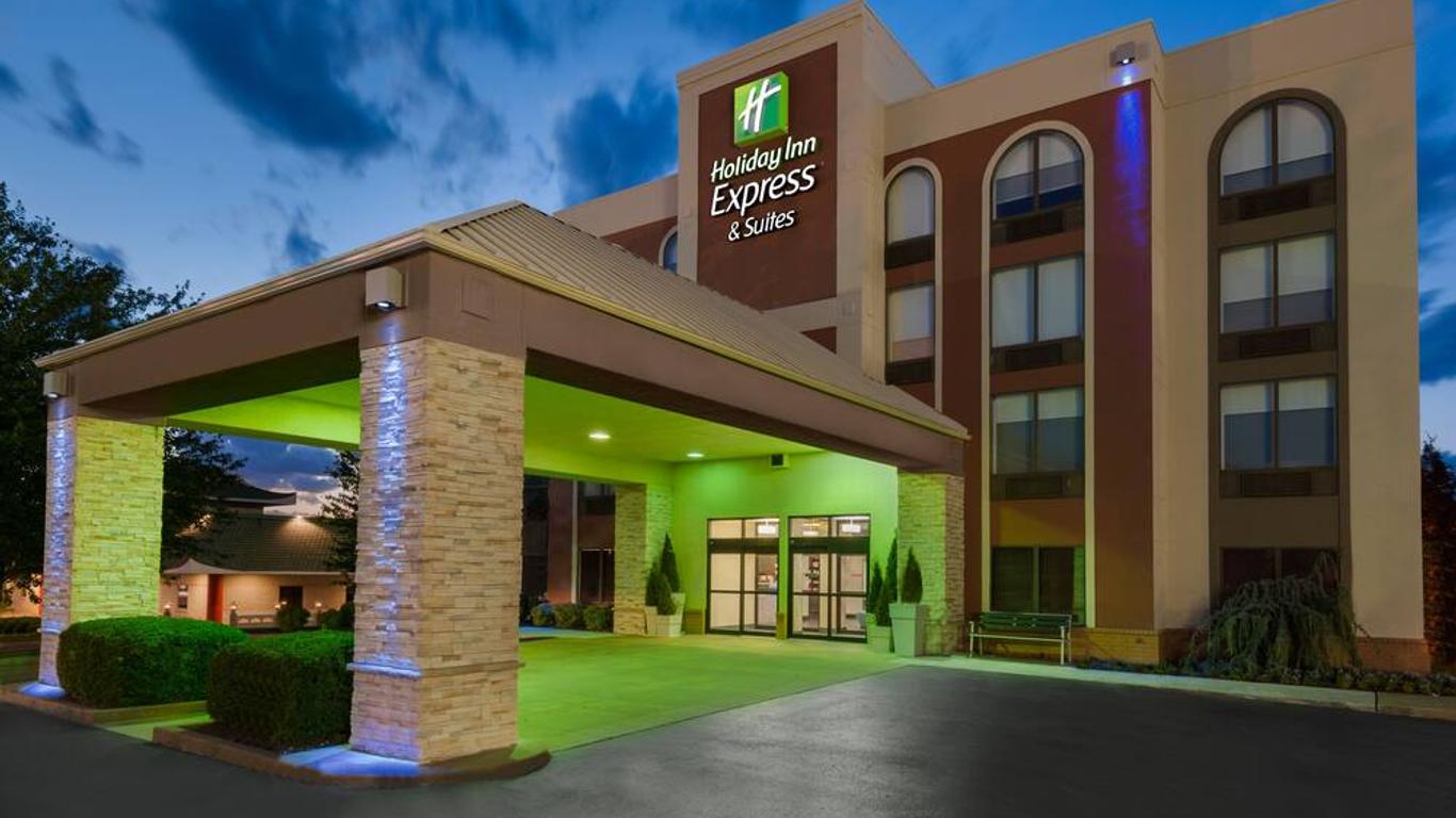 Holiday Inn Express & Suites Bentonville By IHG