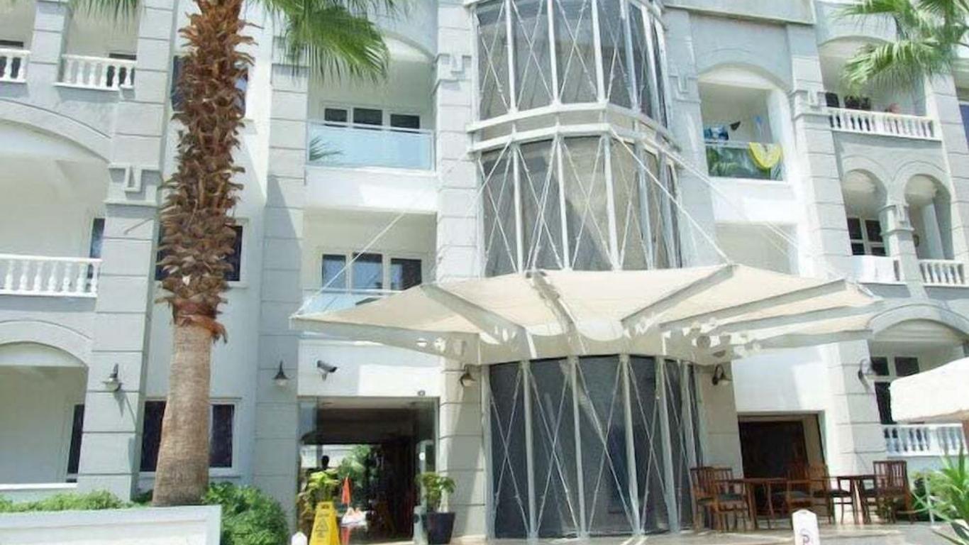 Blue Lagoon Otel