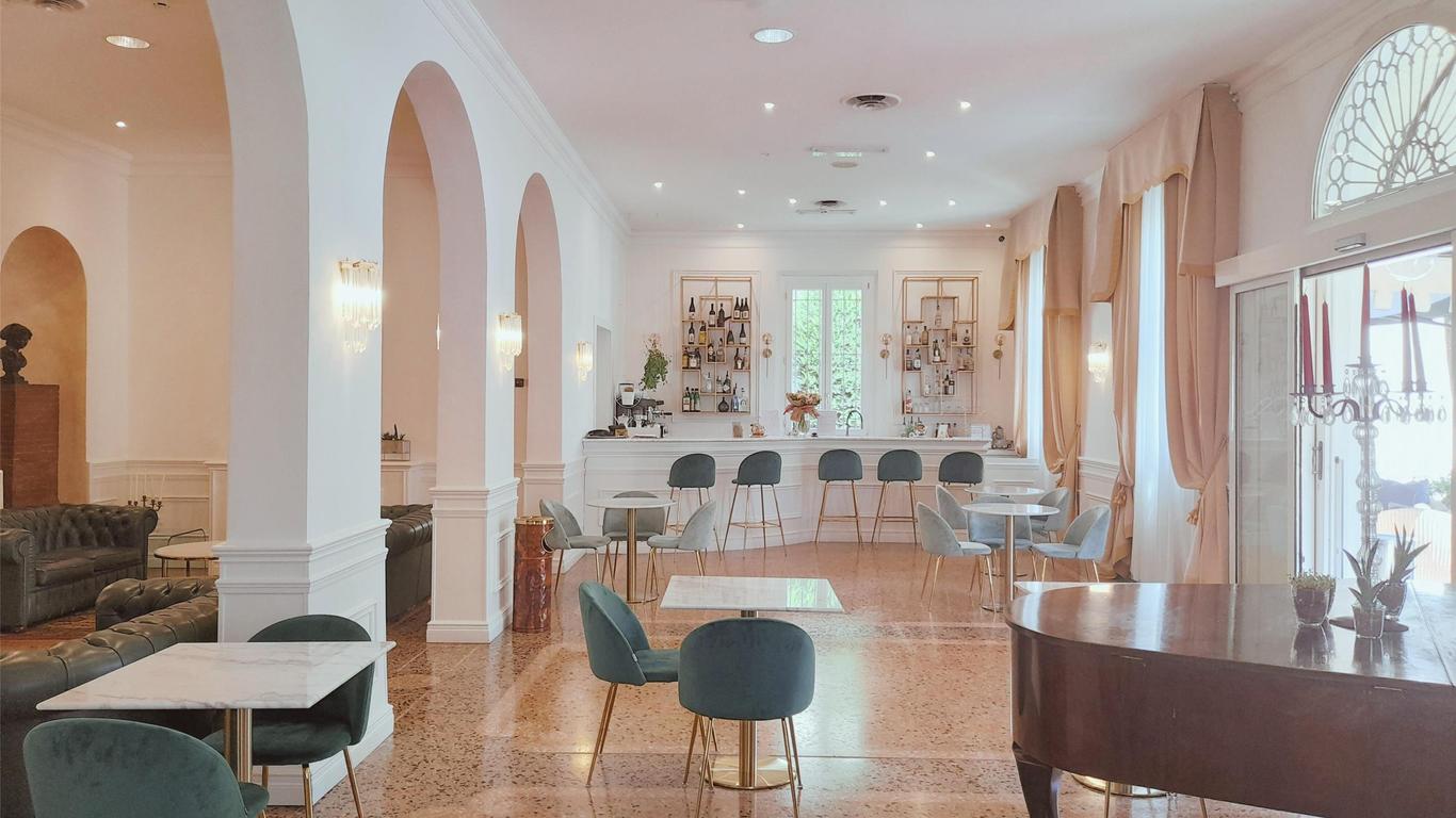 Rechigi Park Hotel