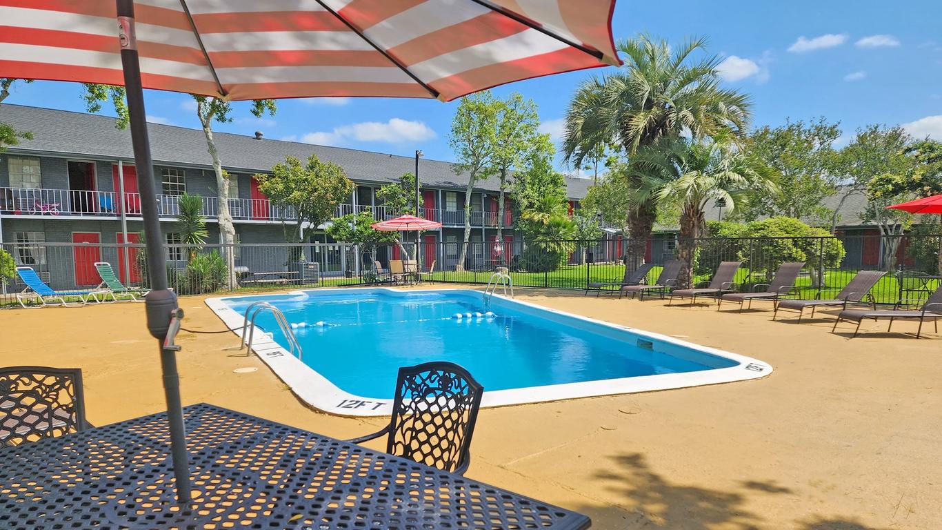 Red Carpet Inn - Houma