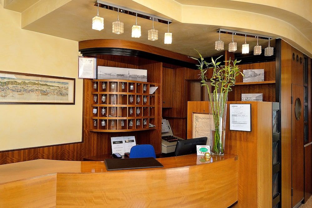 Front desk Photo