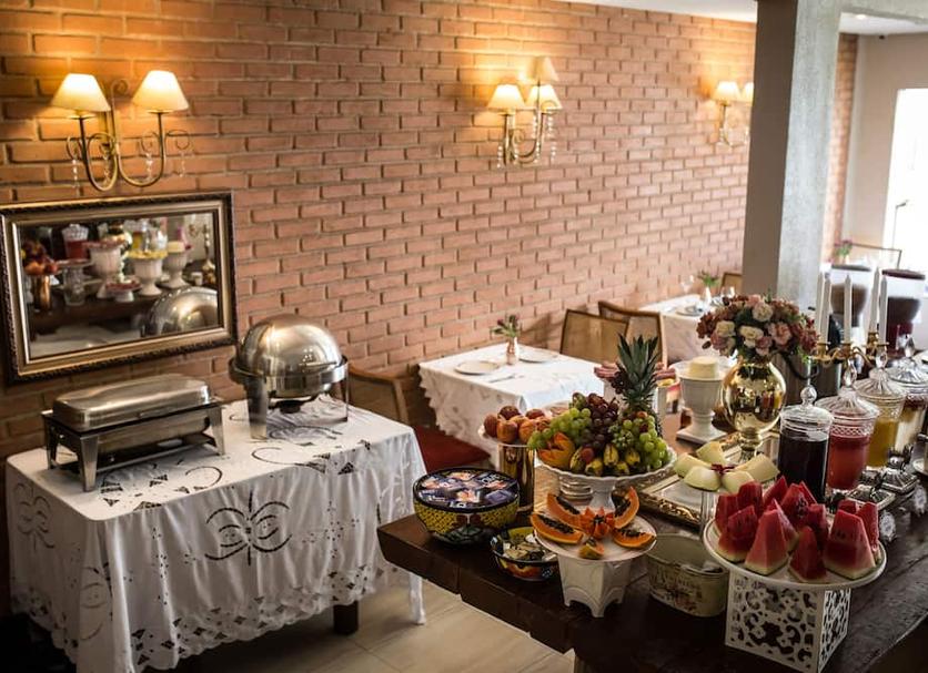 Buffet Photo