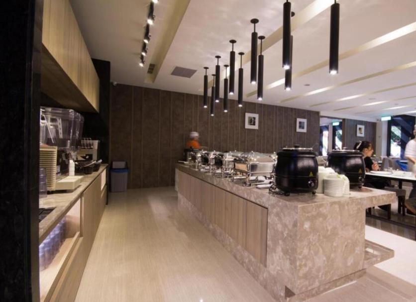 Buffet Photo