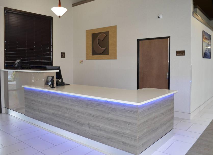 Front desk Photo