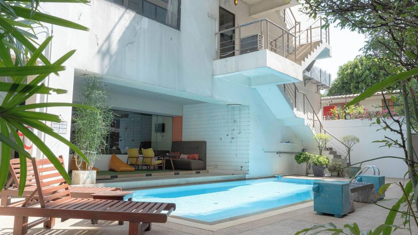 Journeyhub Sukhumvit 26, Bangkok