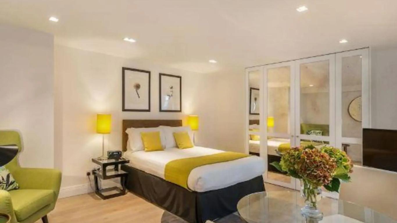 Wyndham Hotel