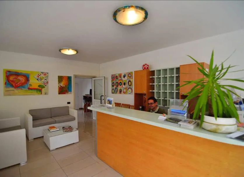 Front desk Photo