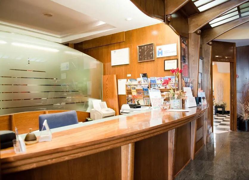 Front desk Photo