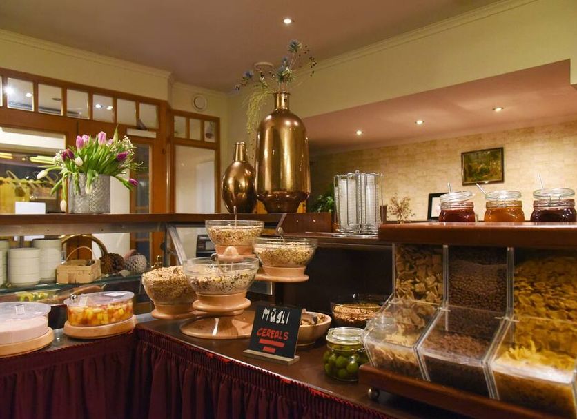 Buffet Photo