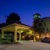 La Quinta Inn & Suites by Wyndham Charlotte Airport South
