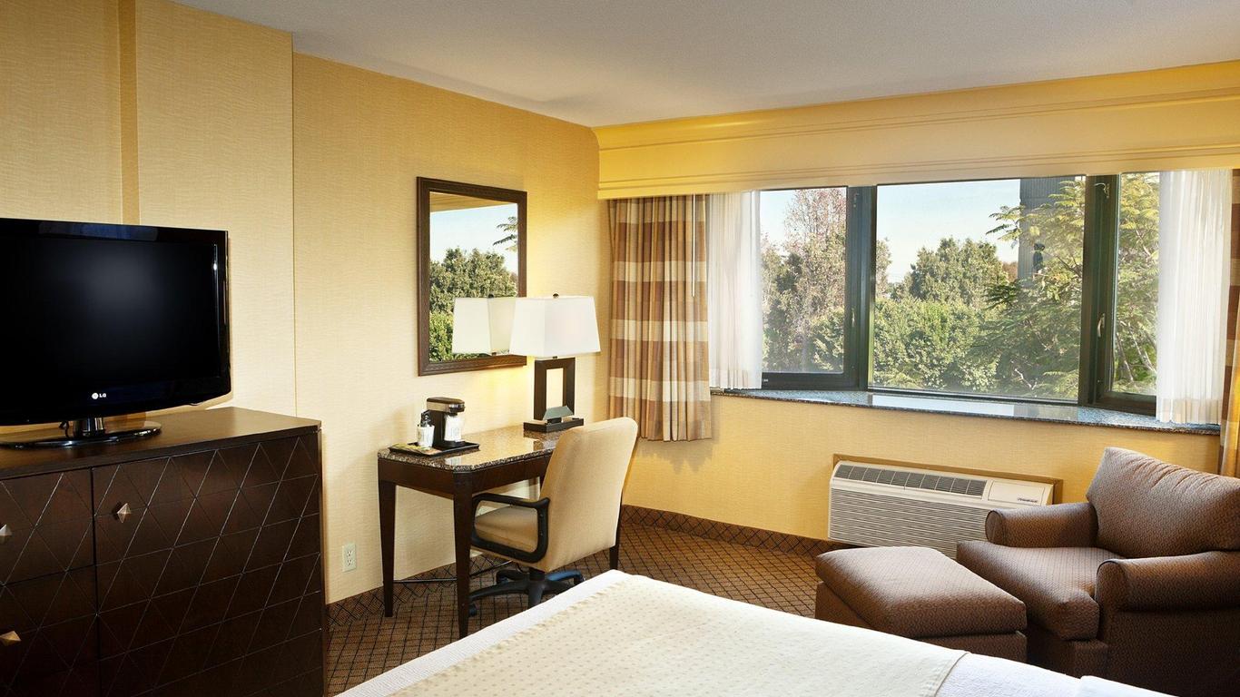 Holiday Inn Long Beach - Downtown Area