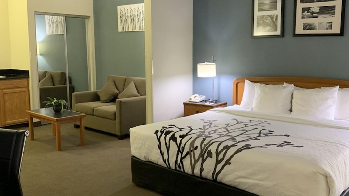 Sleep Inn and Suites Davenport - Quad Cities