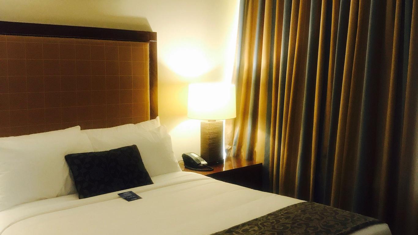 Travelodge By Wyndham Whitecourt Conference Centre & Suites