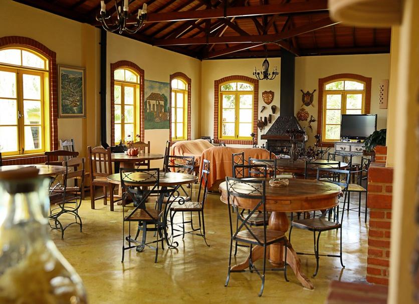 Dining room Photo