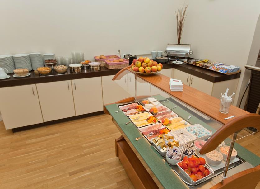 Buffet Photo
