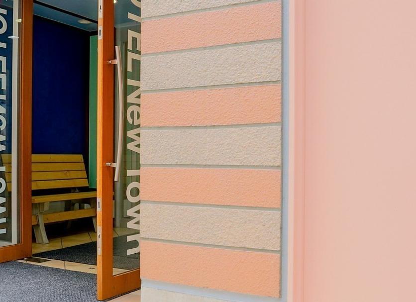 Hotel entrance Photo