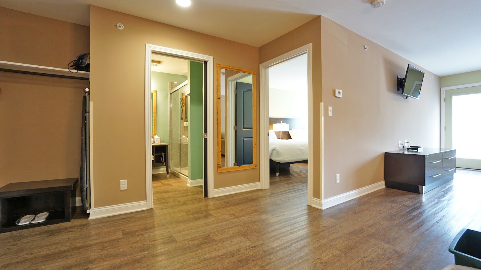 Room amenity
