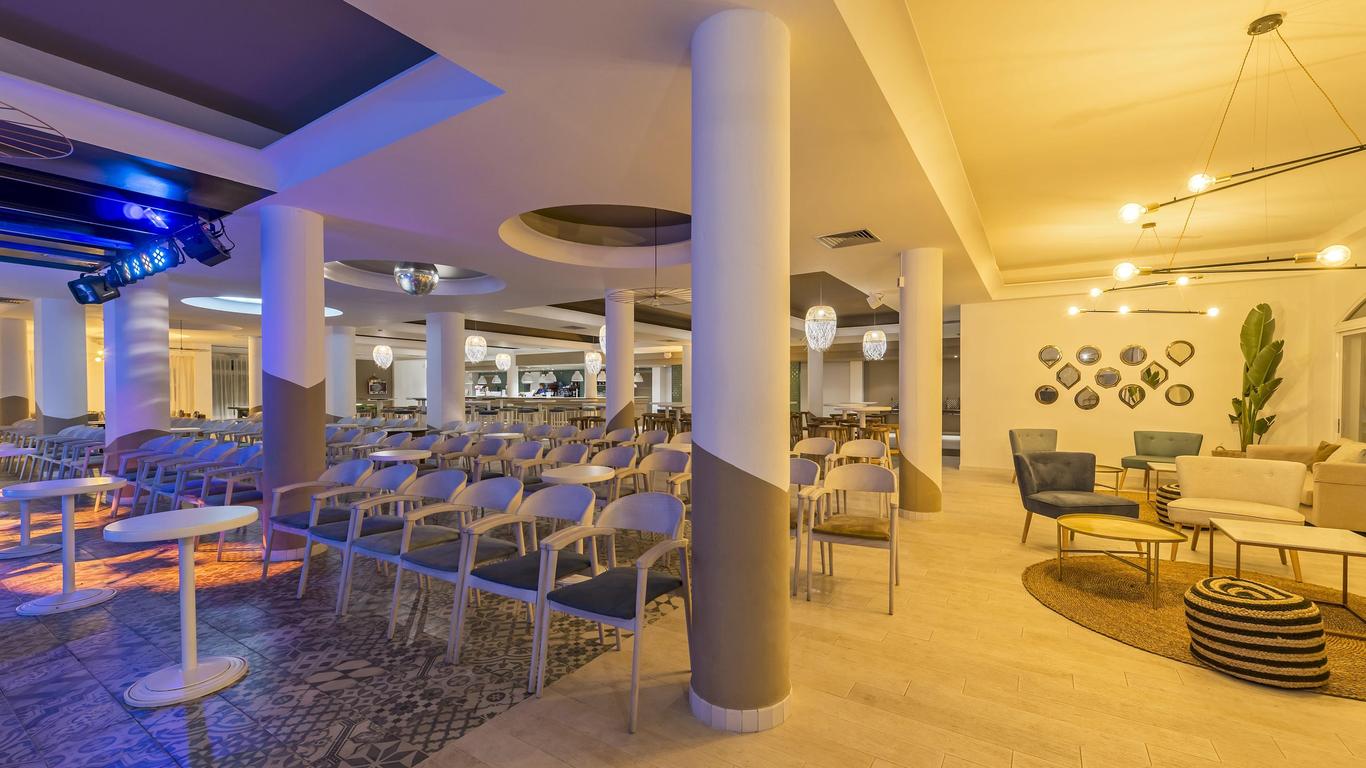 Fergus Club Palmanova Park