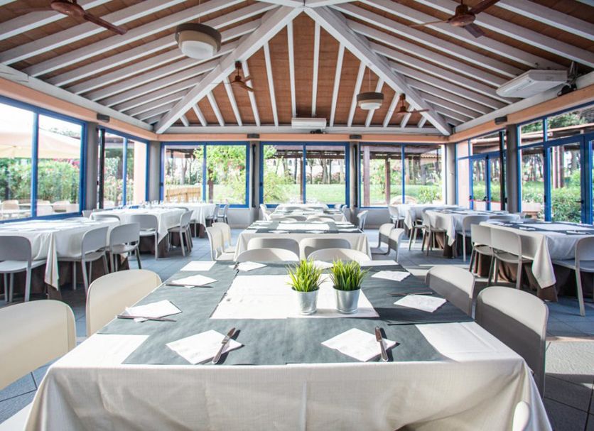 Banquet hall Photo
