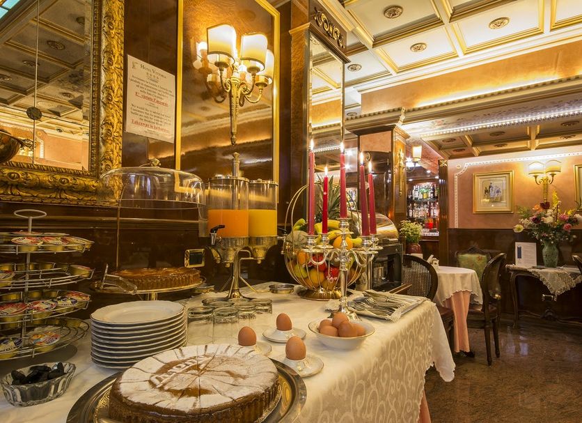 Buffet Photo