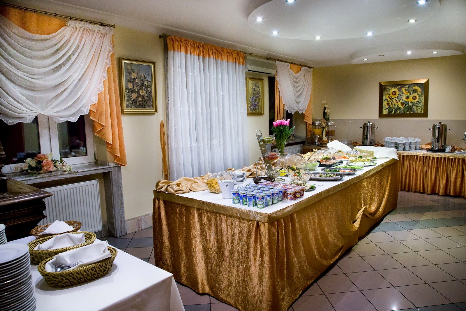 Buffet Photo