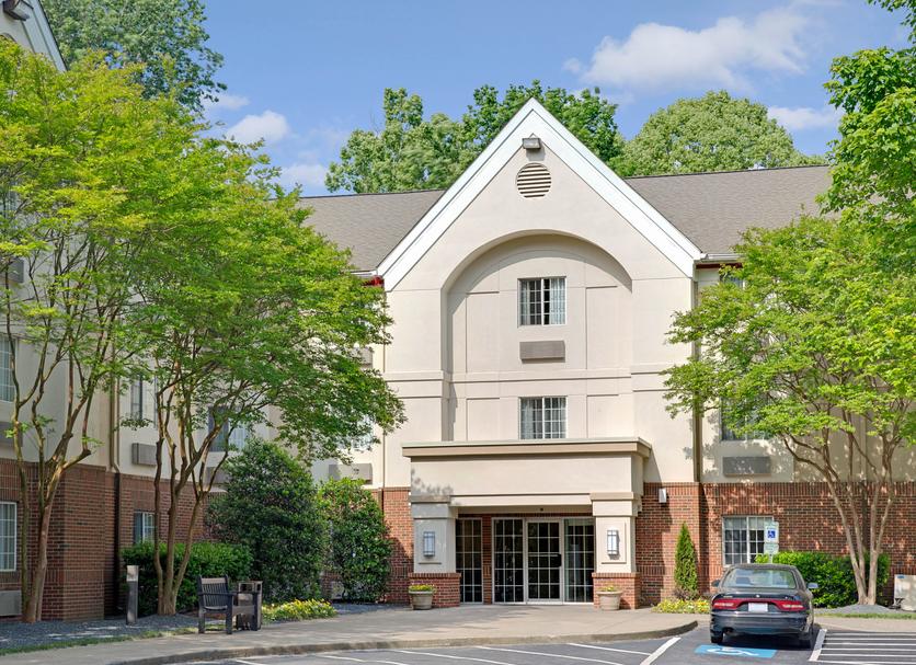 Hotel entrance Photo
